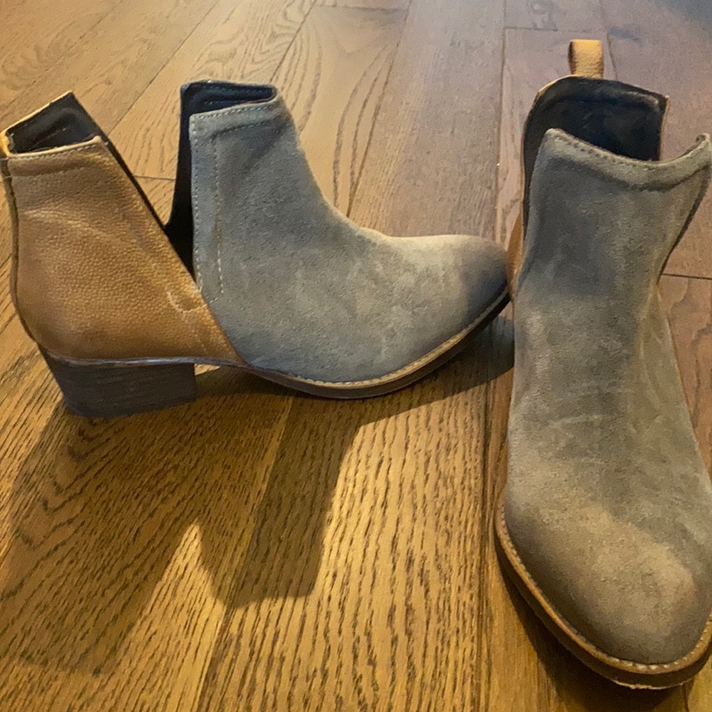 Diba True Booties size 8